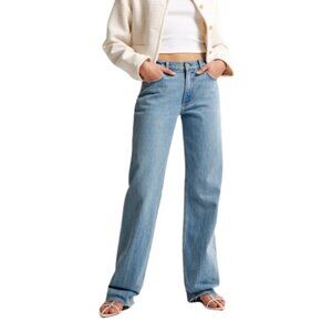 NWOT Abercrombie & Fitch The Baggy Low-Rise Light-Wash Frayed Denim Jeans - 25